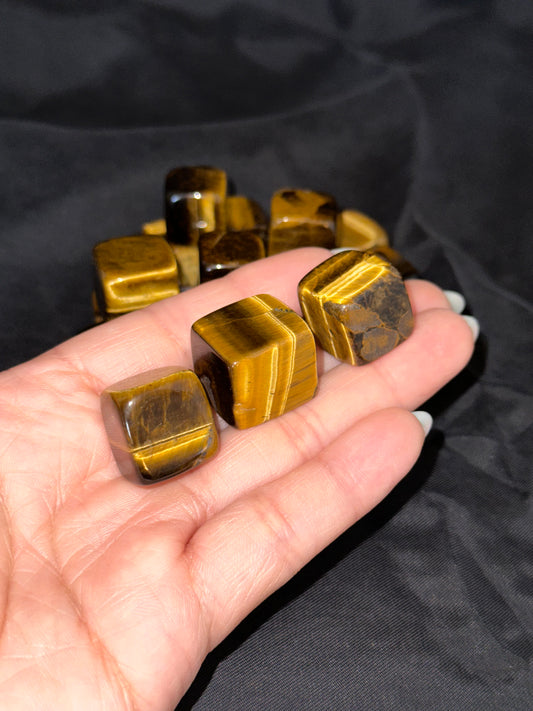 mini tiger eye cubes