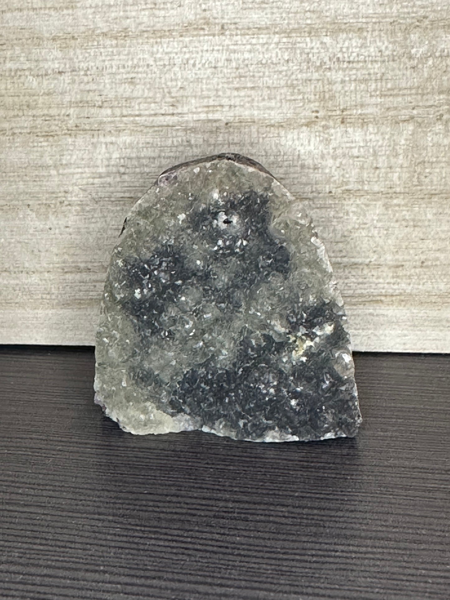 sugary(druzy) amethyst cut base (small)